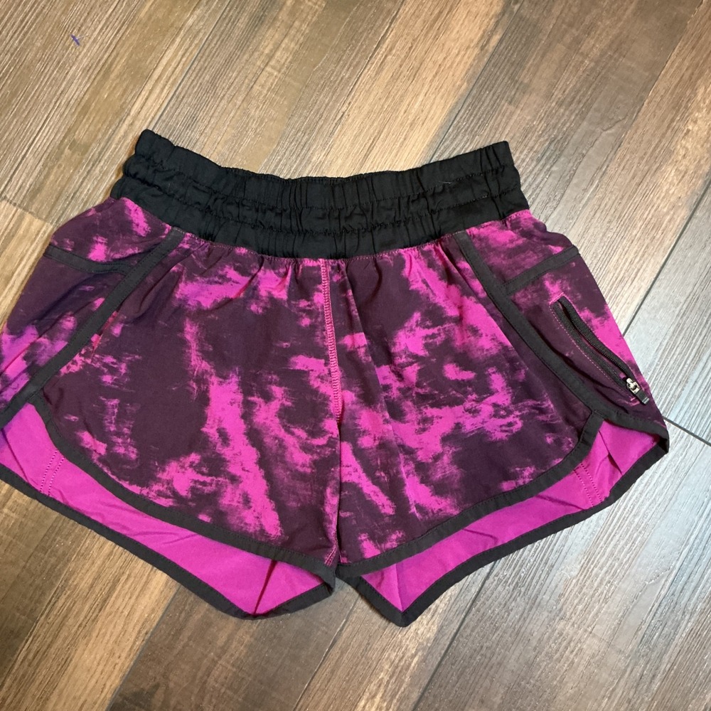 Lululemon Tie Dye Running Shorts Pink Purple Zipper Pocket Size 4 Activewear